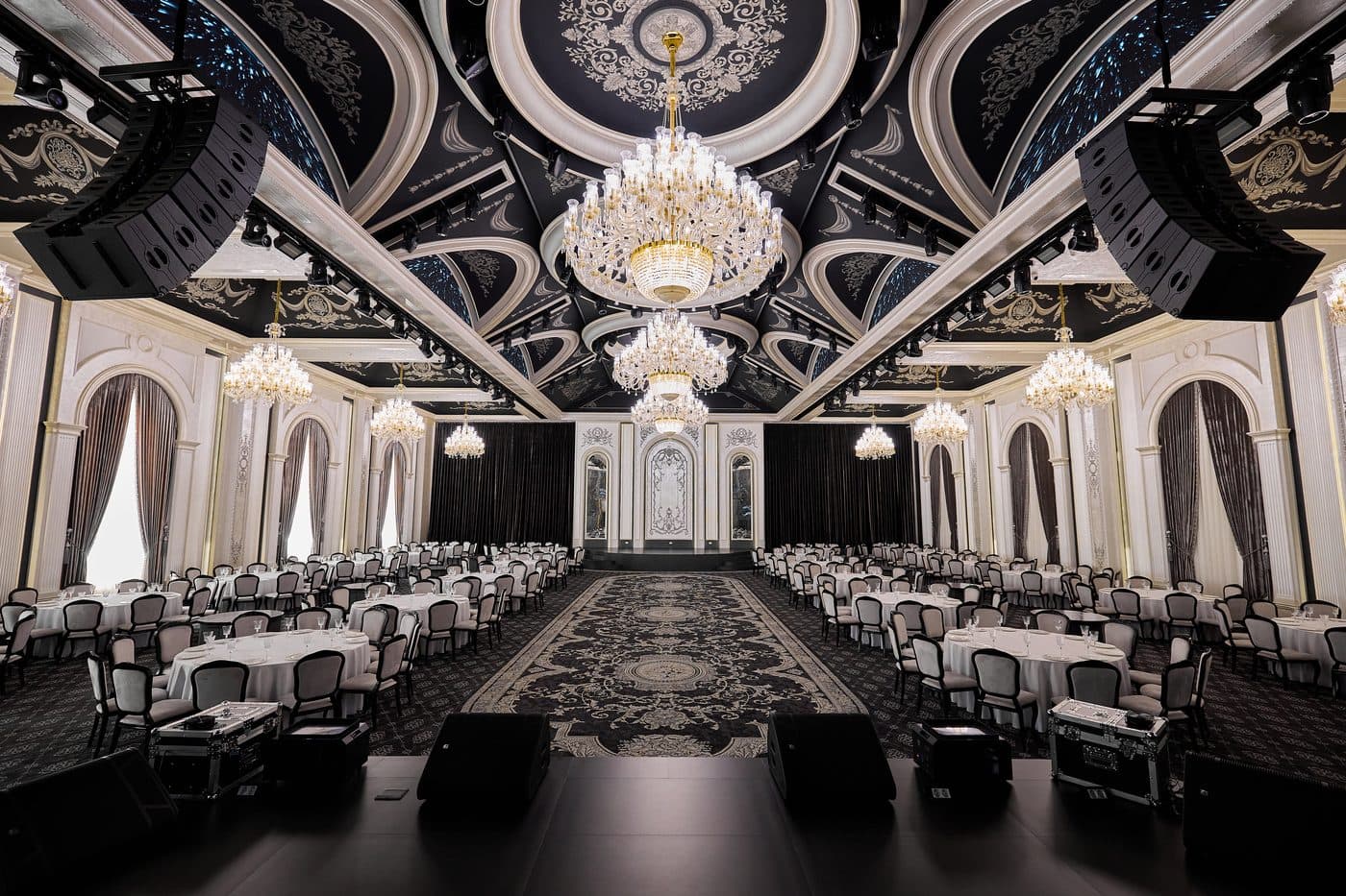 Grand hall with a double staircase